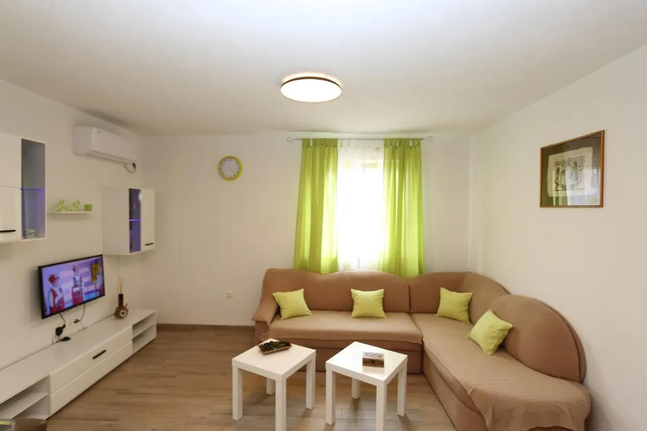 Apartments Mirjana Šilo