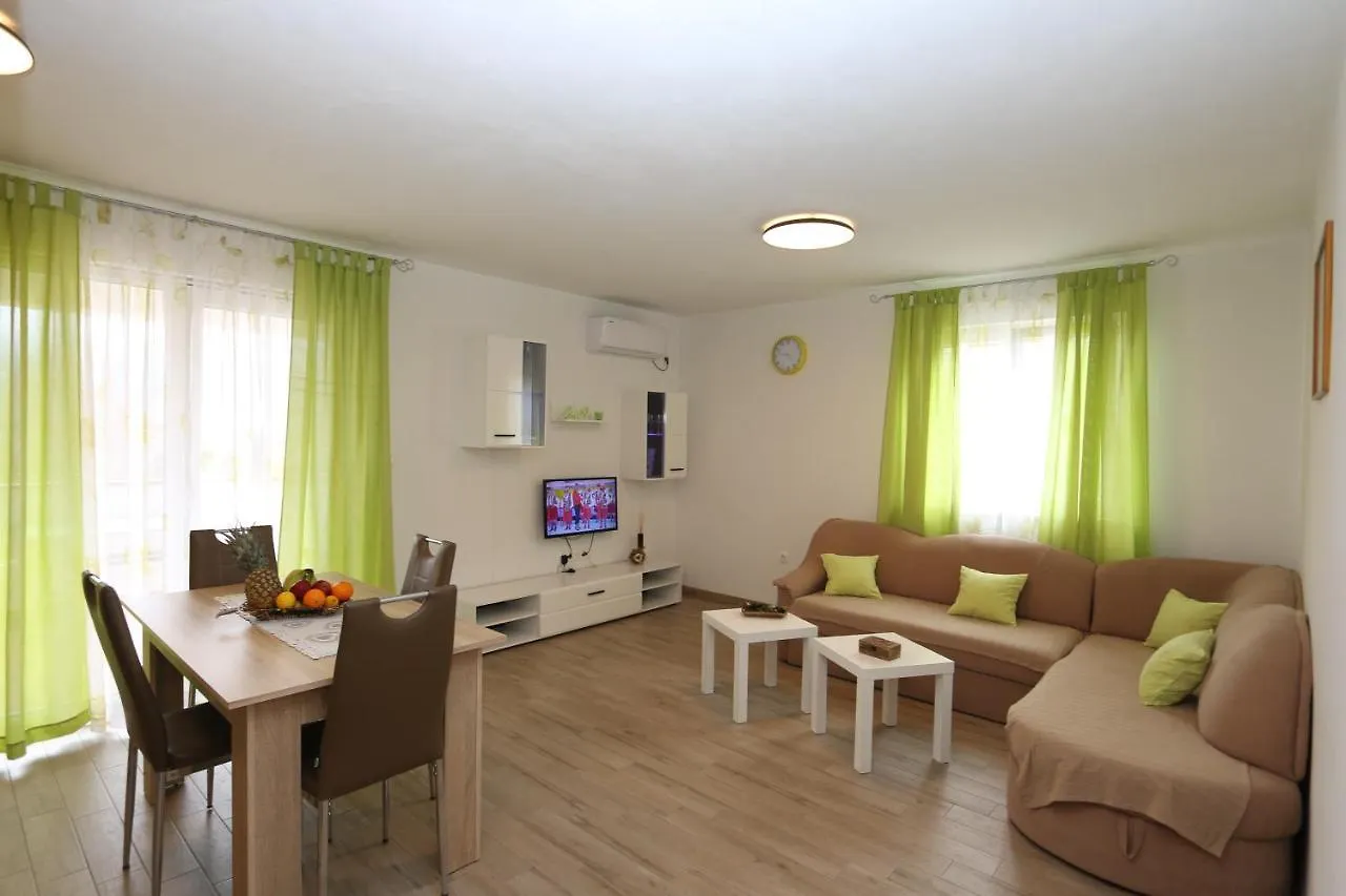 Apartments Mirjana Silo