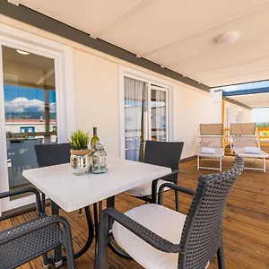 Ferienhaus Seaside Mobile By Interhome, Šilo