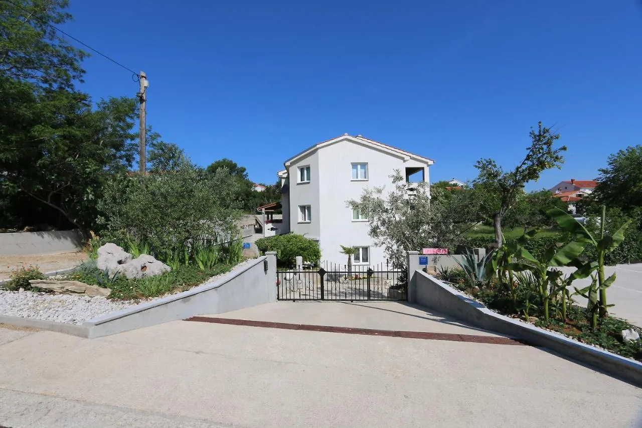 Apartments Mirjana سيلو كرواتيا